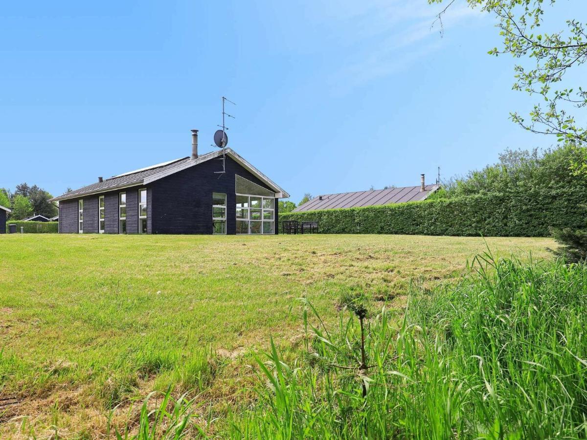 8 Person Holiday Home In Hals Exterior photo