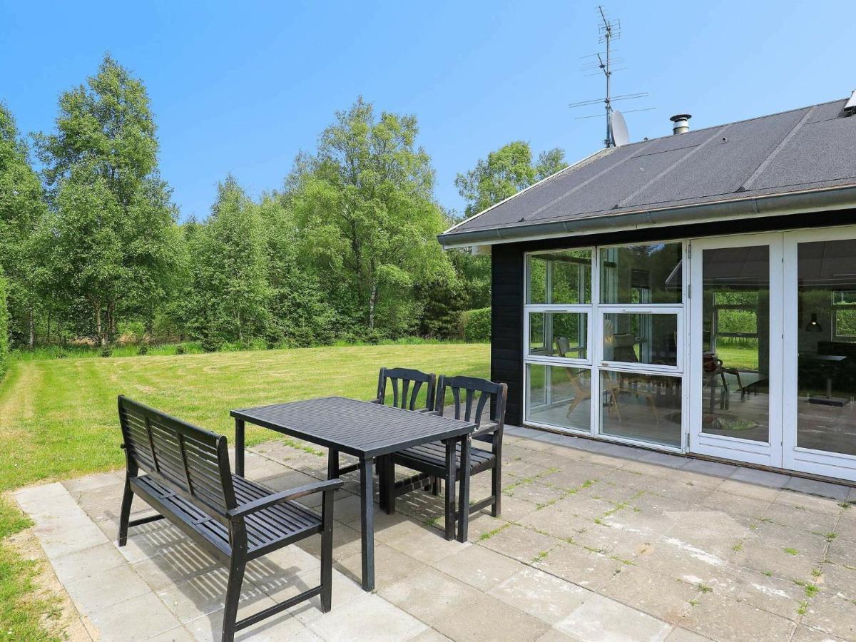 8 Person Holiday Home In Hals Exterior photo