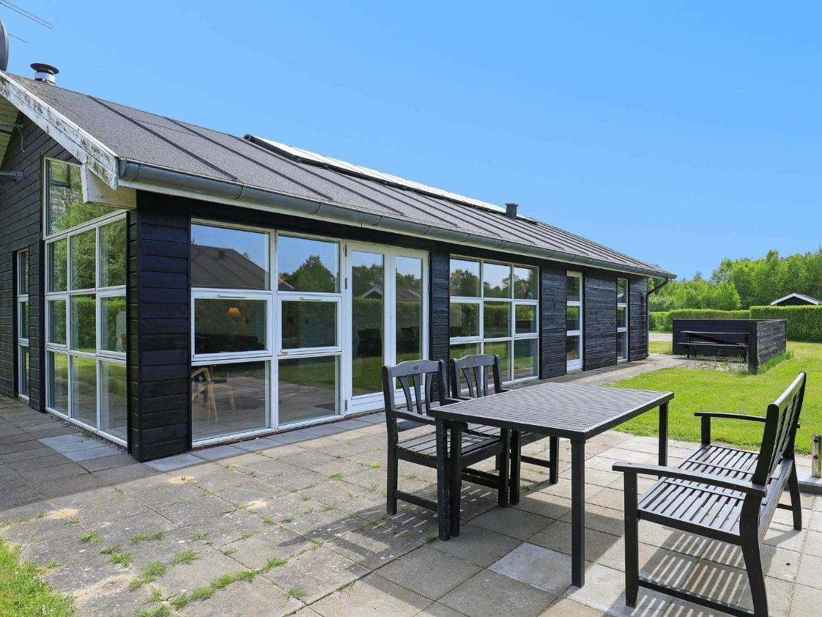 8 Person Holiday Home In Hals Exterior photo
